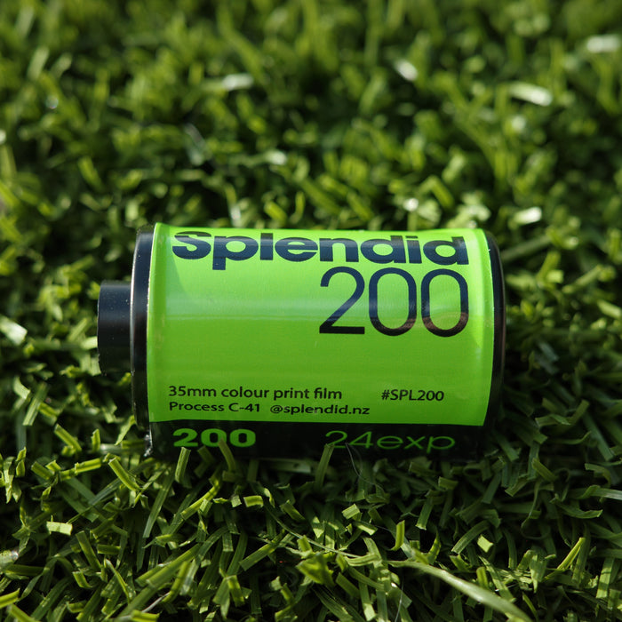 Splendid #SPL200 (135, 24exp, 200ISO) w/develop and scanning